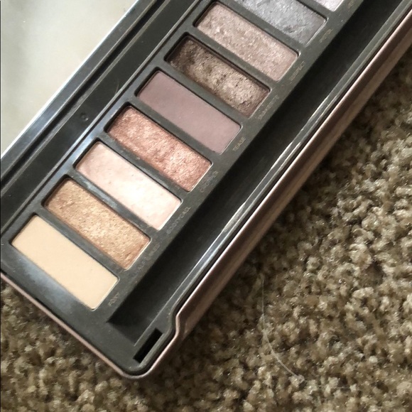 CULT FAVORITE NAKED2 - Picture 2 of 3